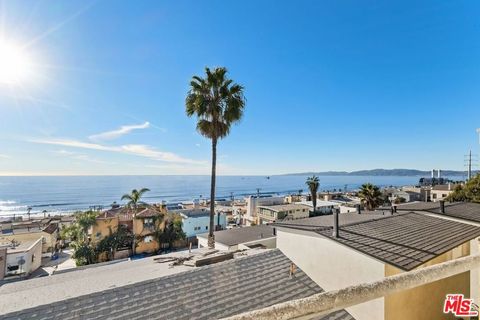 Photo of 4113 CREST Drive, Manhattan Beach, CA 90266 (MLS # 25586307)