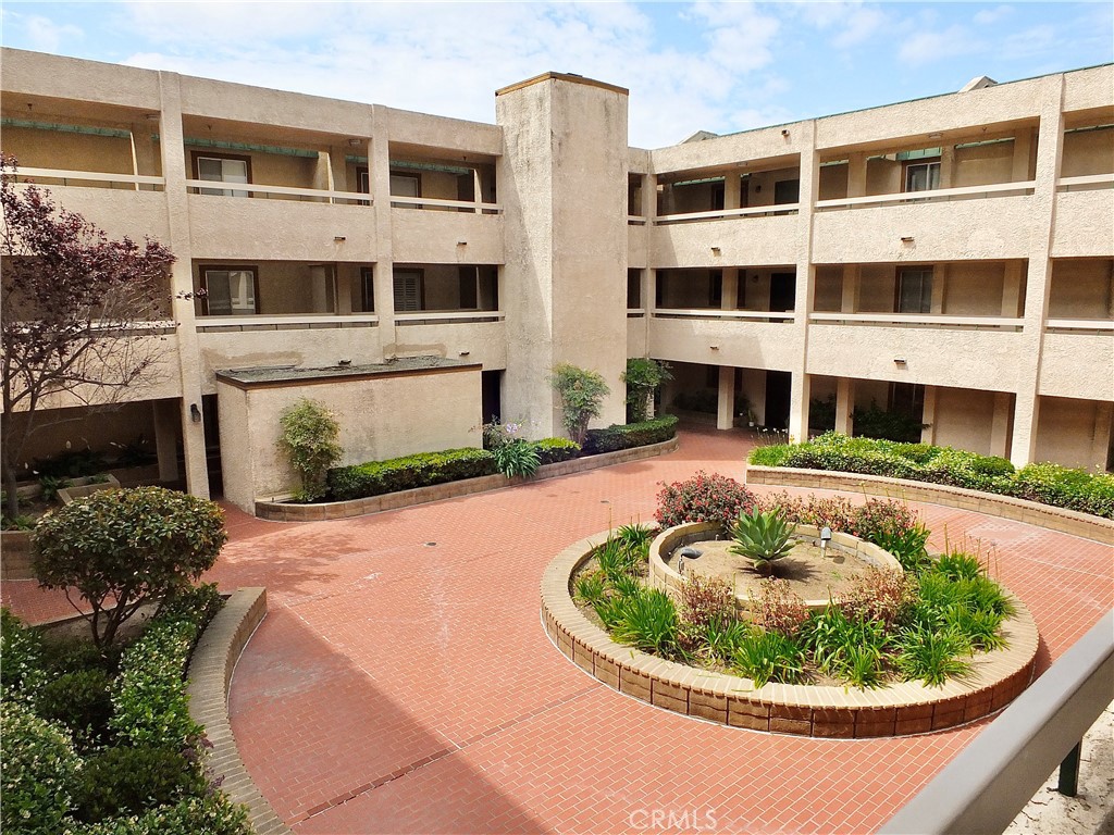 12121 Centralia Street 206