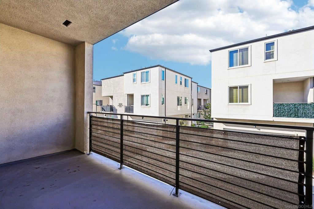 5227 Surfwalk 106