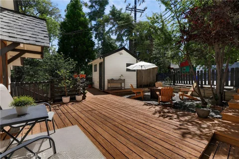 335 Oak Dr, Lake Arrowhead, CA 92352 - MLS#: IG26150454
