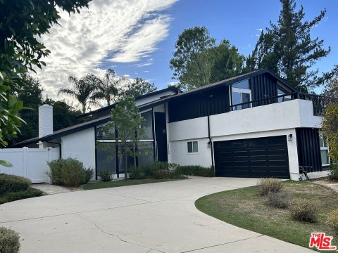 Photo of 22700 Flamingo Street, Los Angeles, CA 91364 (MLS # 26861765)