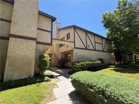 Photo of 1322 W Avenue J4, Lancaster, CA 93534 (MLS # SR26146679)
