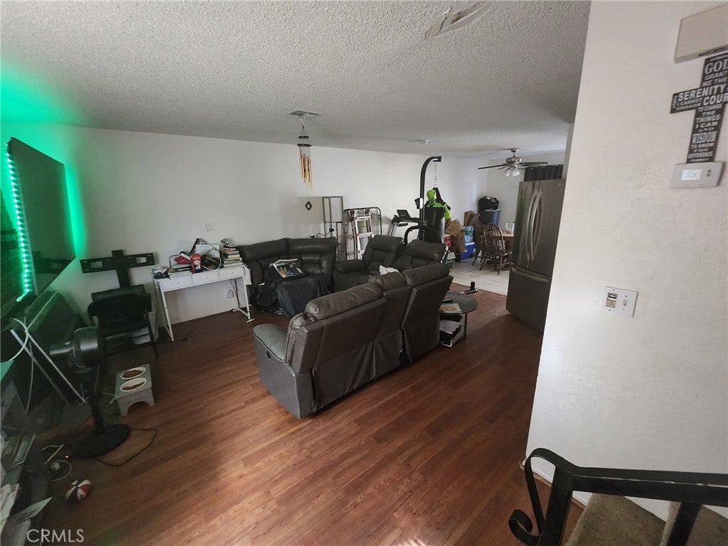 1322 W Avenue J4