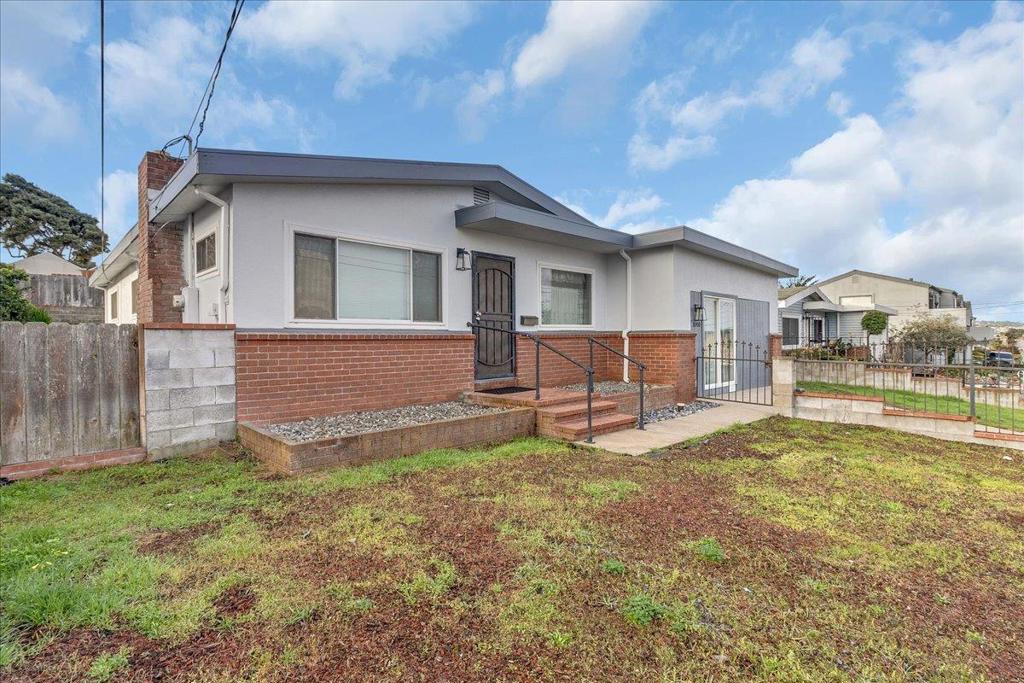 Bring your best offer !! Opportunity Knocks! This single level charmer is perfectly located on a quite established neighborhood. Additional fixtures include tiled countertops, newer interior and exterior paint, new flooring, and a large den that can used for Relaxing, home office or a guest room. This Inviting backyard with pavers is perfect for summer entertaining & BBQs. Lastly if you're looking for a friendly quiet neighborhood, look no further all complete and move in ready.