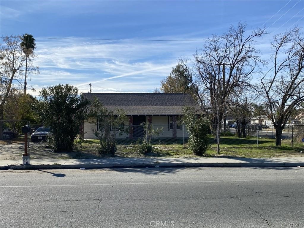 Photo 1 of 1 — 802 E Main Street, San Jacinto, CA 92583