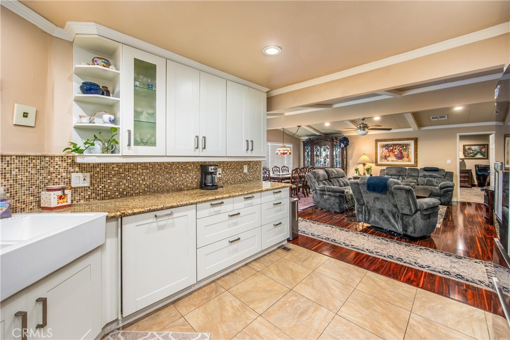 929 E Foothill 161
