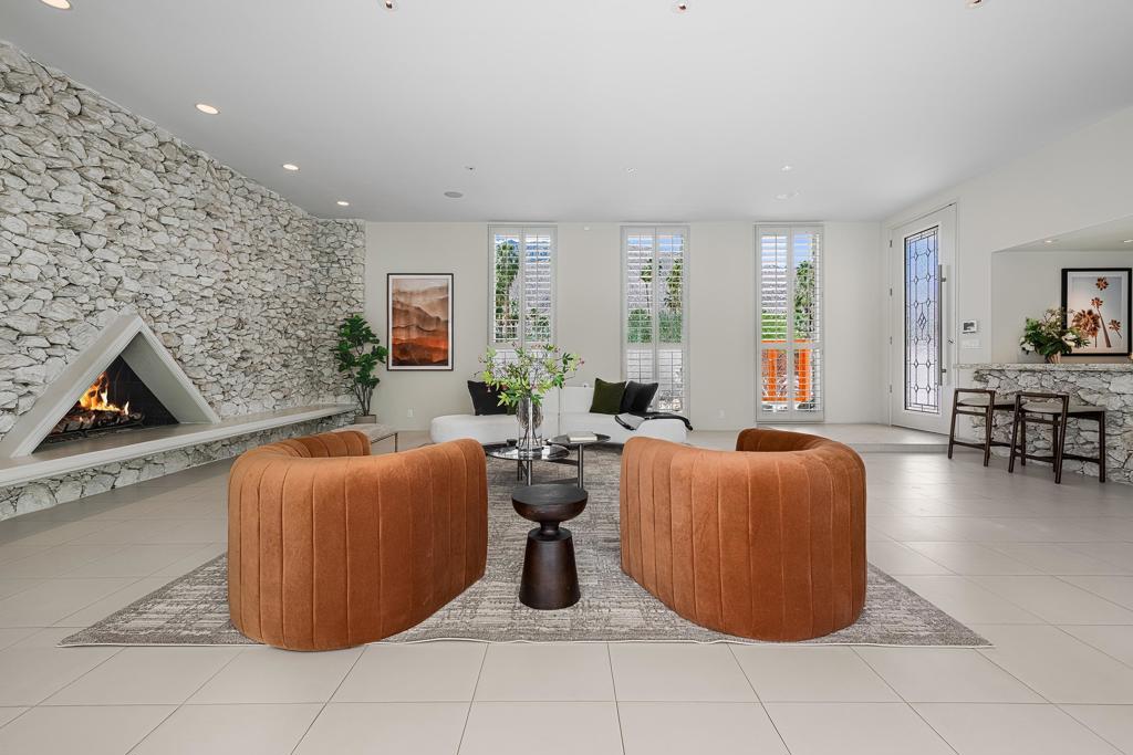 1190 S Calle De Maria