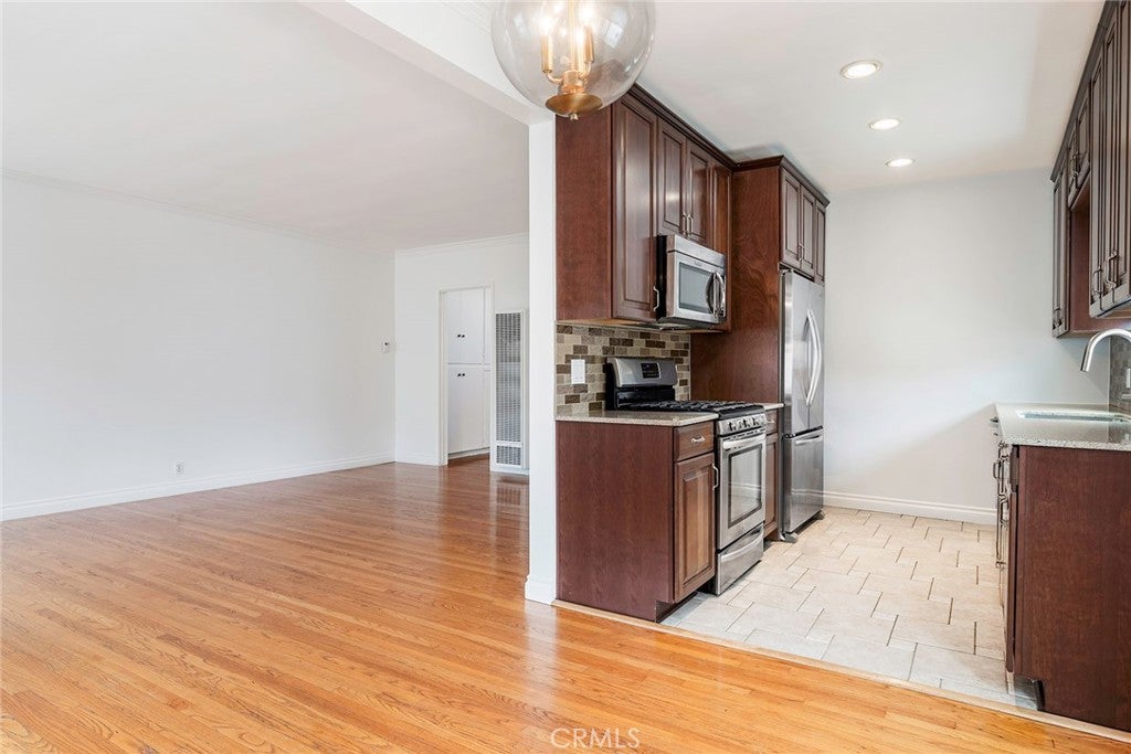 1311 E 1st 12