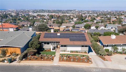 Tiny photo for 221 Via Los Miradores, Redondo Beach, CA 90277 (MLS # SB25235303)