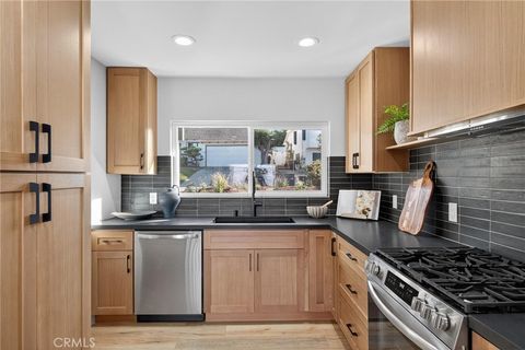 Tiny photo for 221 Via Los Miradores, Redondo Beach, CA 90277 (MLS # SB25235303)