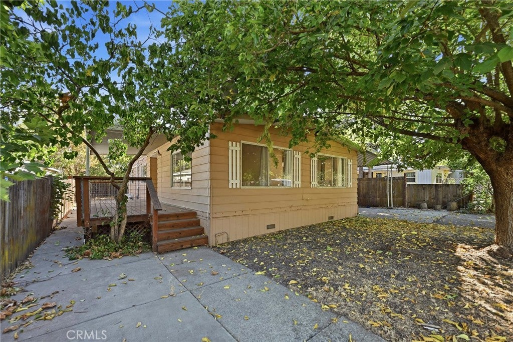 3562 Mountain View Street