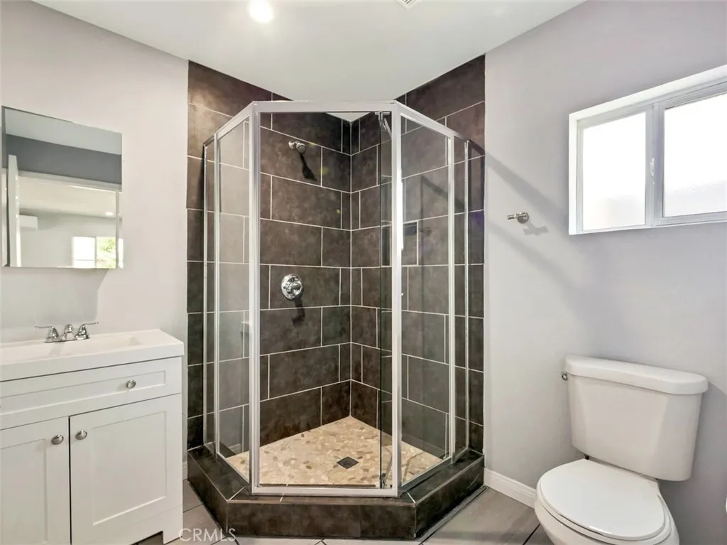 Northridge, California 91325, United States, 1 Bedroom Bedrooms, ,1 BathroomBathrooms,Residential,Active,233864