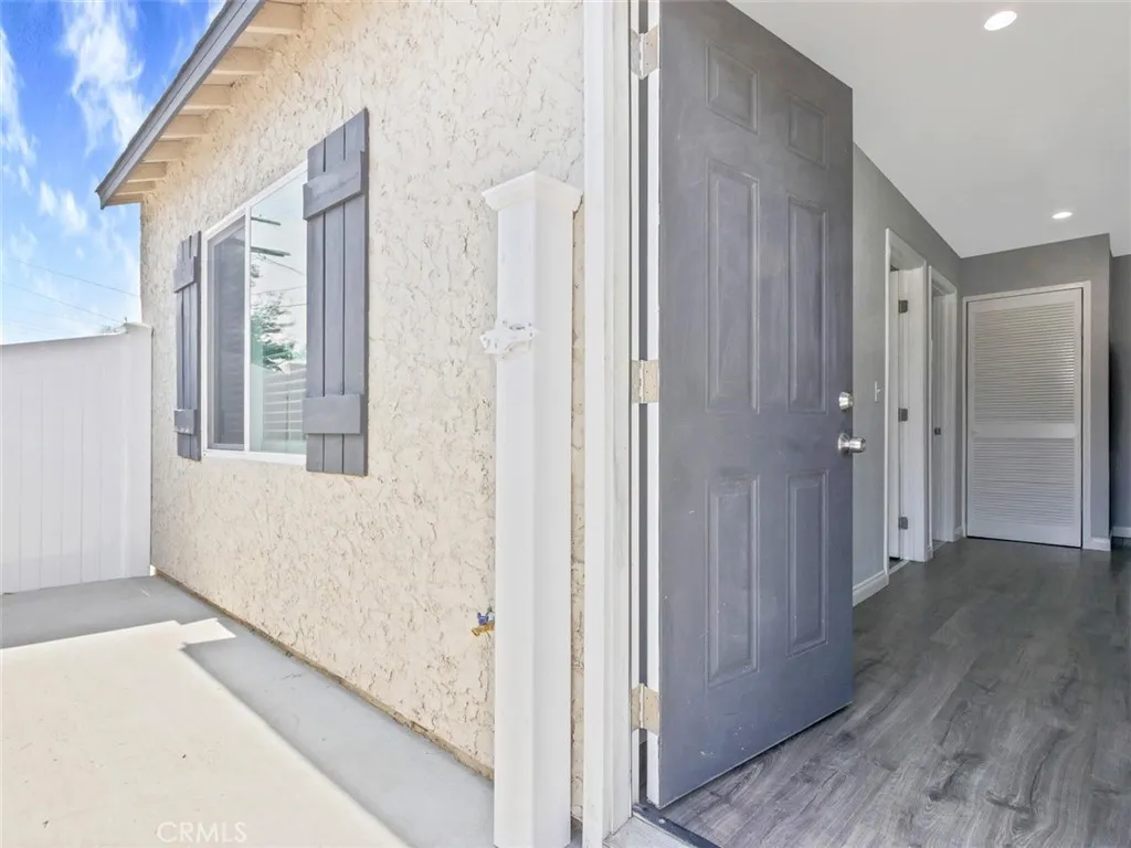 Northridge, California 91325, United States, 1 Bedroom Bedrooms, ,1 BathroomBathrooms,Residential,Active,233864