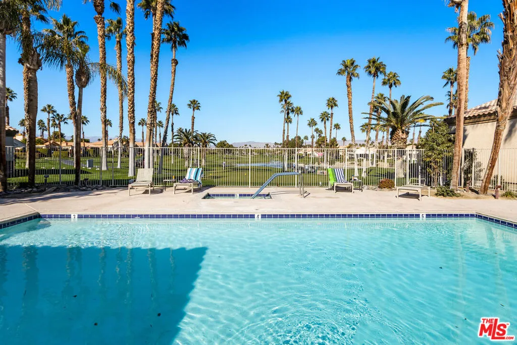 Cathedral City, California 92234, United States, 3 Bedrooms Bedrooms, ,4 BathroomsBathrooms,Residential,Pending,184045