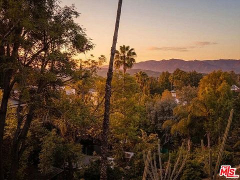 Photo of 4735 Nob Hill Drive, Los Angeles, CA 90065 (MLS # 26660469)