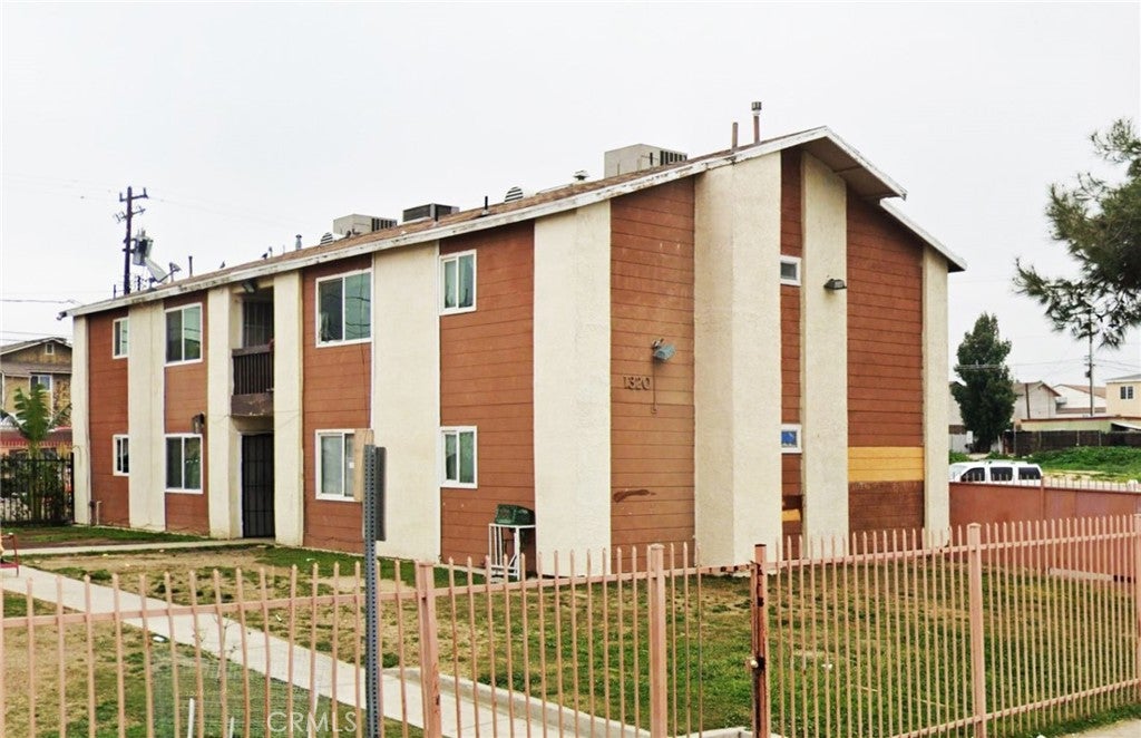 1320 Flower Street