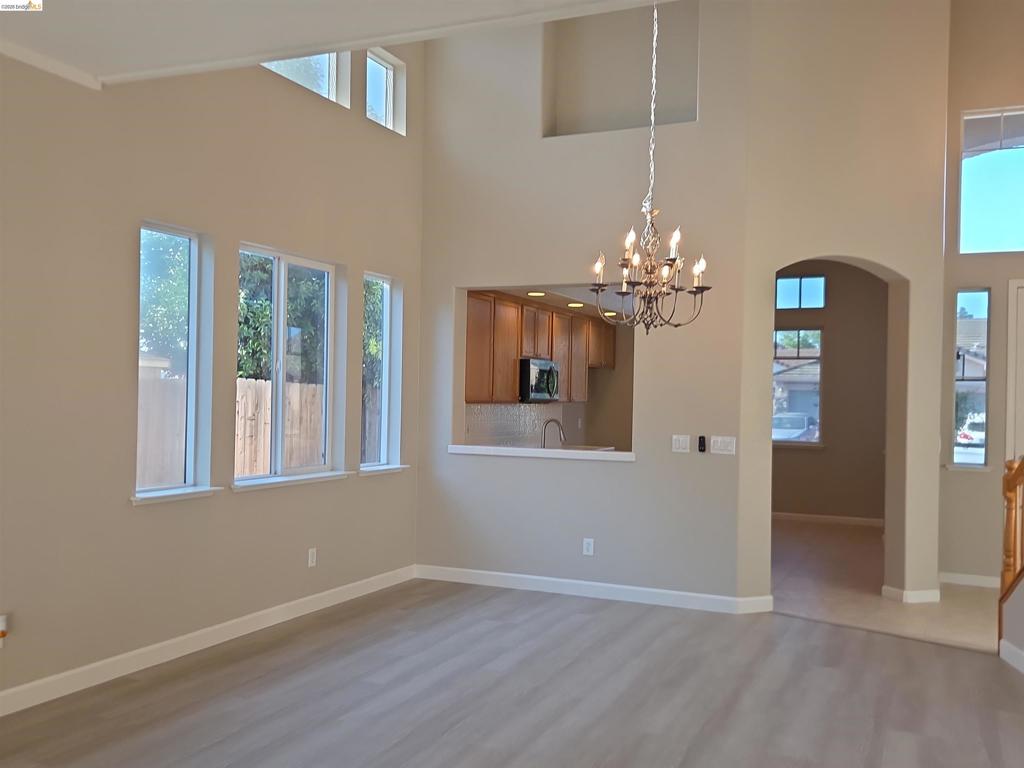 1867 Treeline Way
