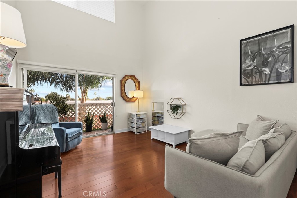 3565 Linden Avenue 323