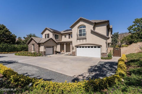 Photo of 122 Via Sandra, Newbury Park, CA 91320 (MLS # 226004578)