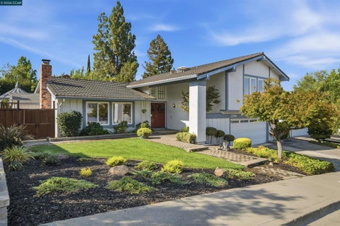 Photo of 3286 Burgundy Dr DR, Pleasanton, CA 94566 (MLS # 41144957)
