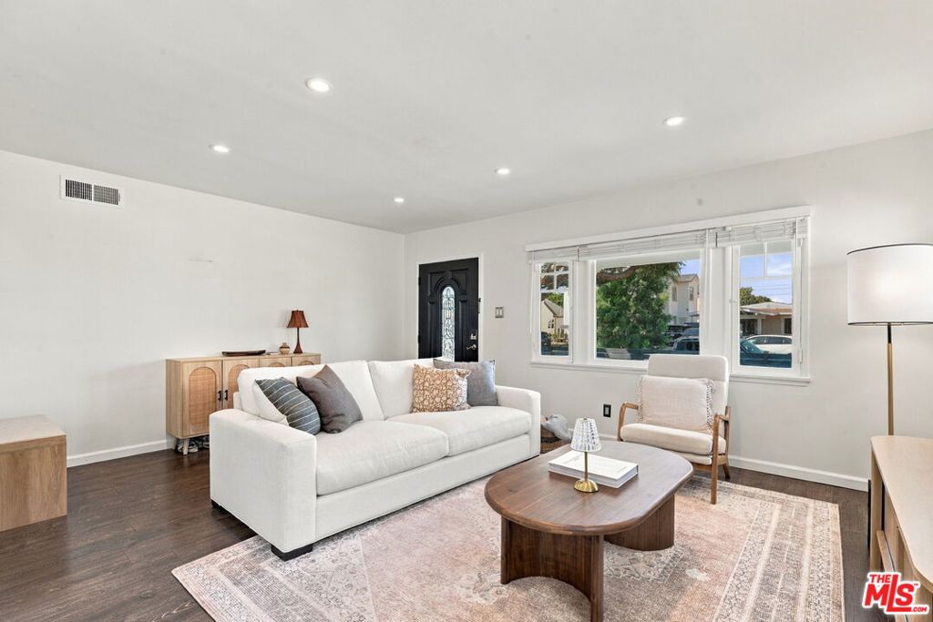 1842 W 42nd Street