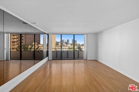 Photo of 10535 Wilshire Boulevard #801, Los Angeles, CA 90024 (MLS # 25595515)