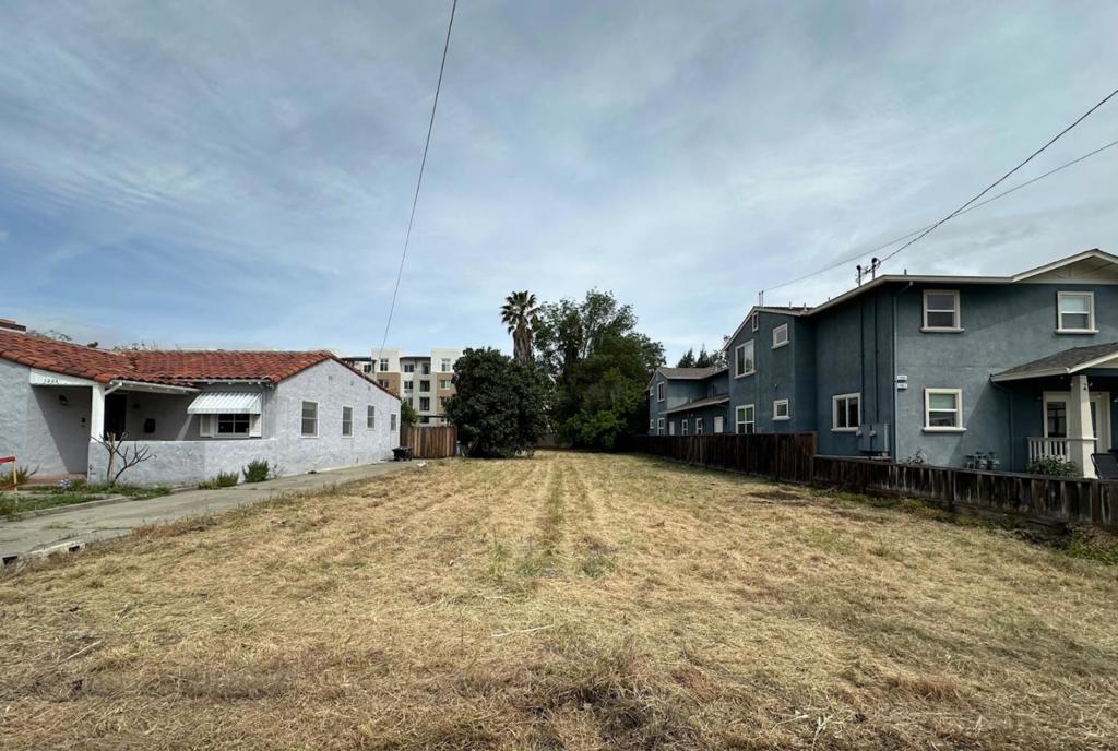 Multi-Unit Development Opportunity in Prime Silicon Valley Location! This 6,923± sq ft vacant lot includes two sets of approved plans for a beautifully designed four-unit project. The plans feature a 2-story, 1,356± sq ft duplex with 3 bedrooms and 2.5 baths, plus two detached ADUs at the rear. ADU #1 is 712± sq ft and ADU #2 is 749± sq ft, both offering 2 bedrooms and 2 baths. Located just minutes from Santa Clara University, Caltrain, shopping, dining, and with easy access to Hwy 880, this is a rare chance to invest or build in one of Silicon Valley's most desirable neighborhoods.