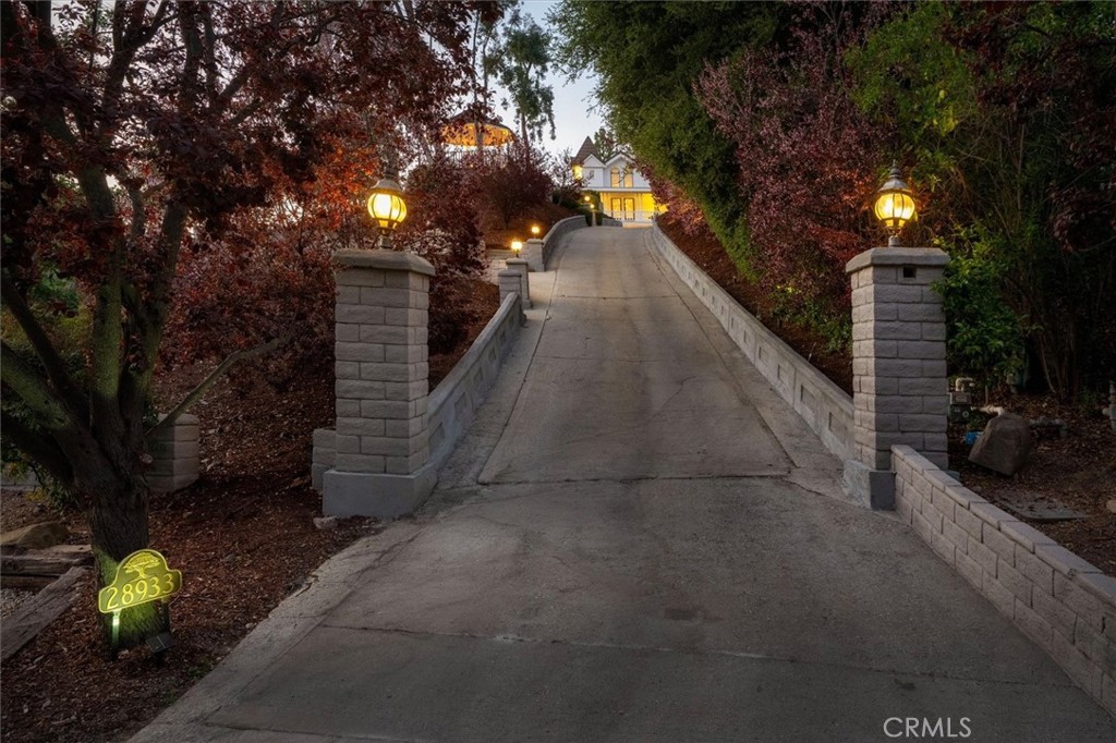 Agoura Hills, California, 91301, United States, 4 Bedrooms Bedrooms, ,5 BathroomsBathrooms,Residential,Active,2037162