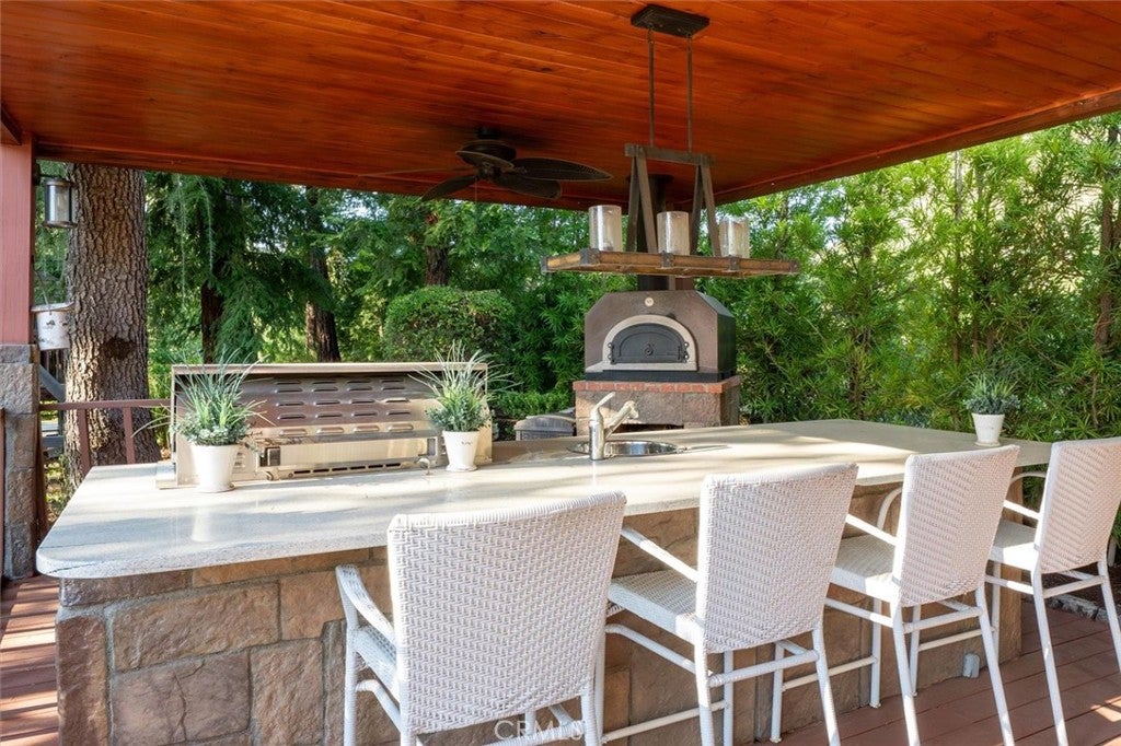 Agoura Hills, California, 91301, United States, 4 Bedrooms Bedrooms, ,5 BathroomsBathrooms,Residential,Active,2037162