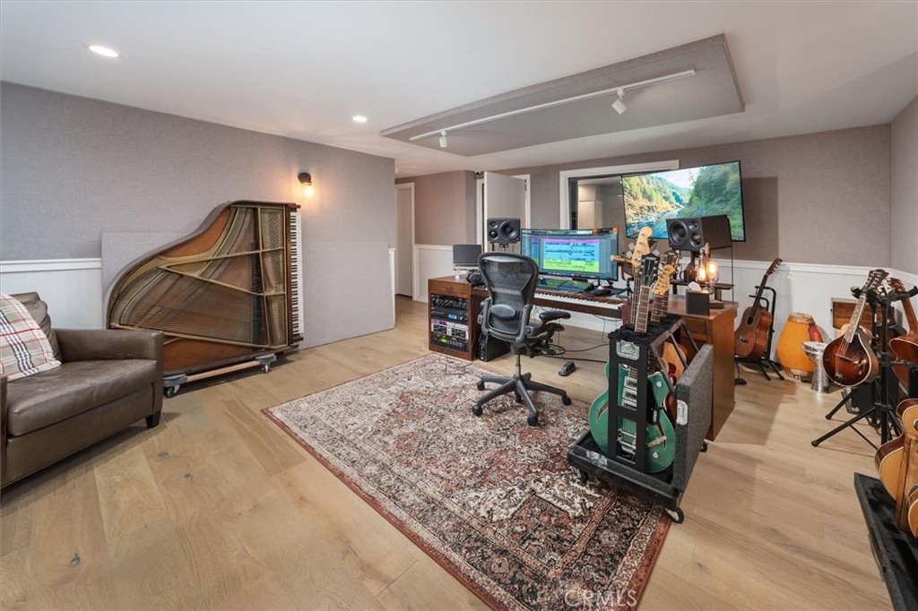 Agoura Hills, California, 91301, United States, 4 Bedrooms Bedrooms, ,5 BathroomsBathrooms,Residential,Active,2037162