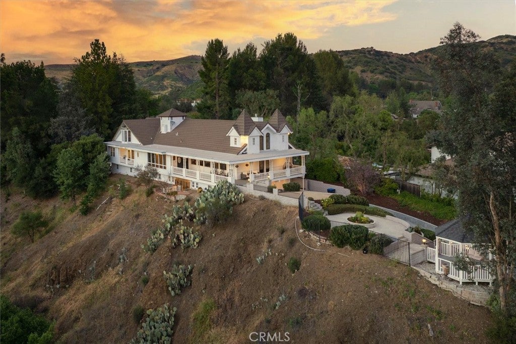 Agoura Hills, California, 91301, United States, 4 Bedrooms Bedrooms, ,5 BathroomsBathrooms,Residential,Active,2037162