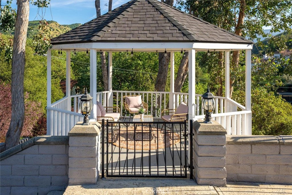 Agoura Hills, California, 91301, United States, 4 Bedrooms Bedrooms, ,5 BathroomsBathrooms,Residential,Active,2037162