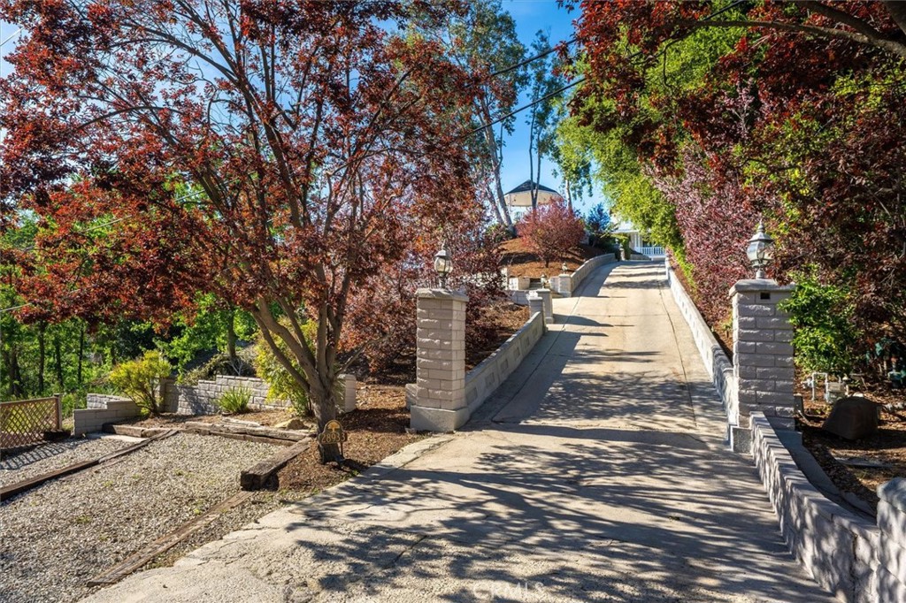Agoura Hills, California, 91301, United States, 4 Bedrooms Bedrooms, ,5 BathroomsBathrooms,Residential,Active,2037162