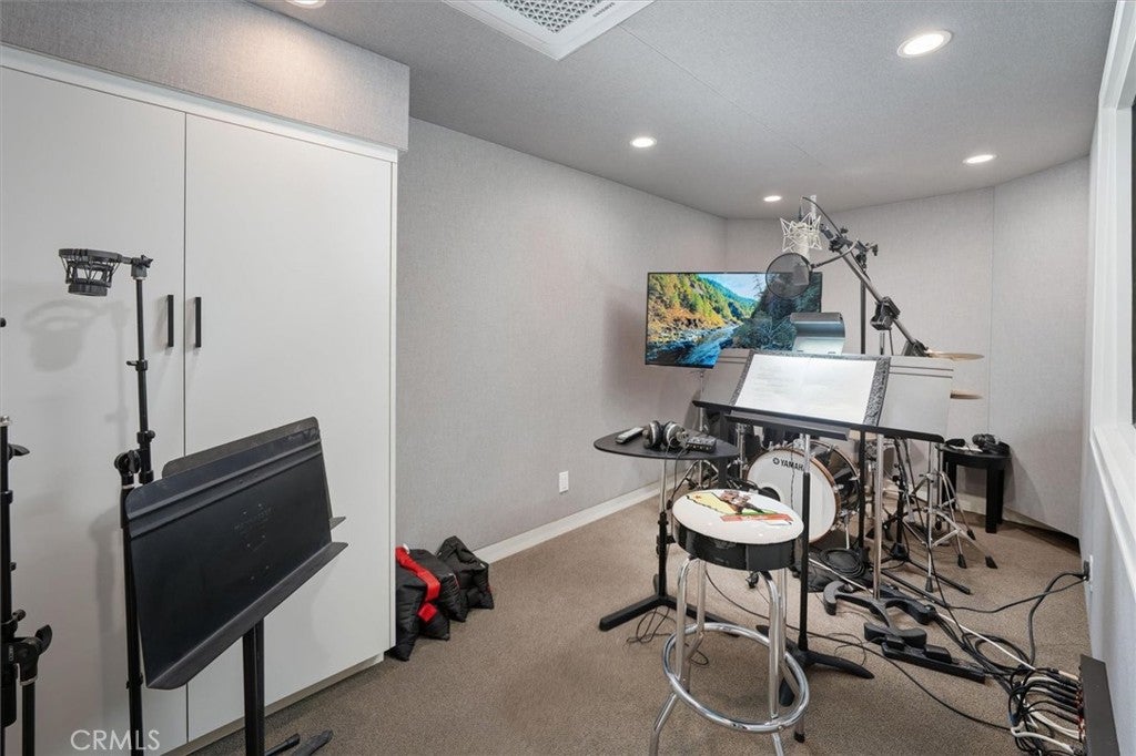Agoura Hills, California, 91301, United States, 4 Bedrooms Bedrooms, ,5 BathroomsBathrooms,Residential,Active,2037162