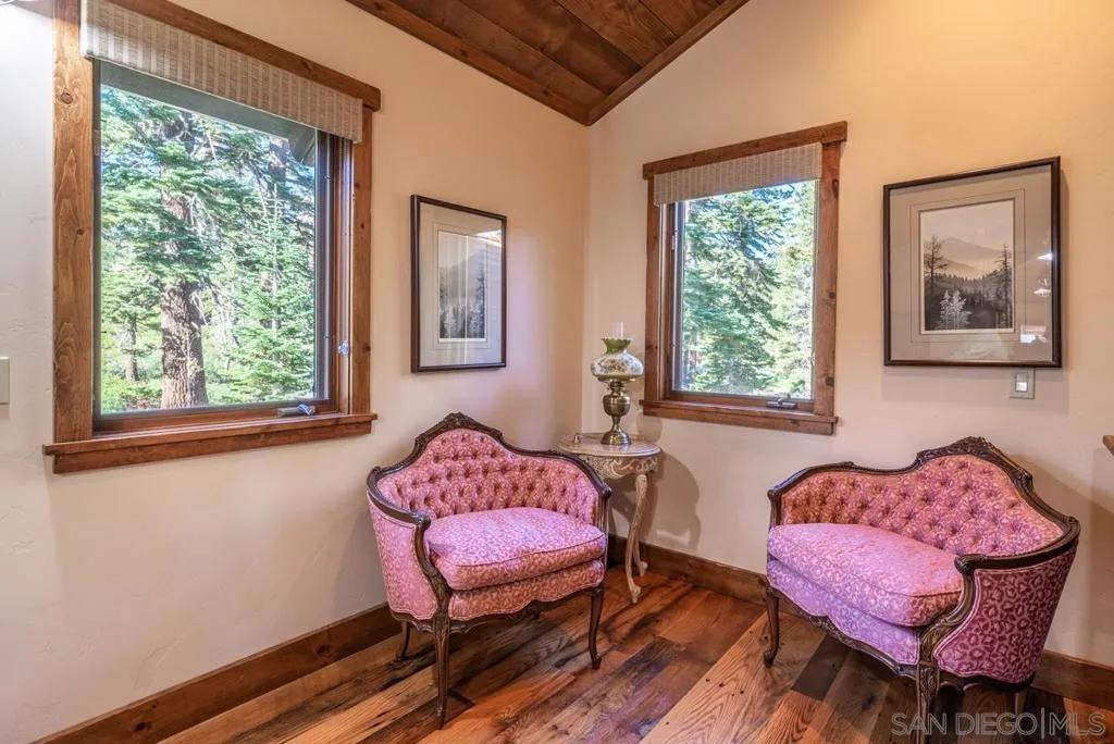 Mammoth Lakes, California 93546, United States, 5 Bedrooms Bedrooms, ,7 BathroomsBathrooms,Residential,Active,74642