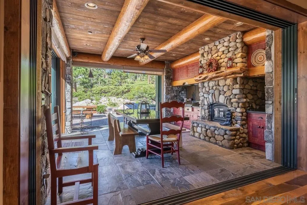 Mammoth Lakes, California 93546, United States, 5 Bedrooms Bedrooms, ,7 BathroomsBathrooms,Residential,Active,74642