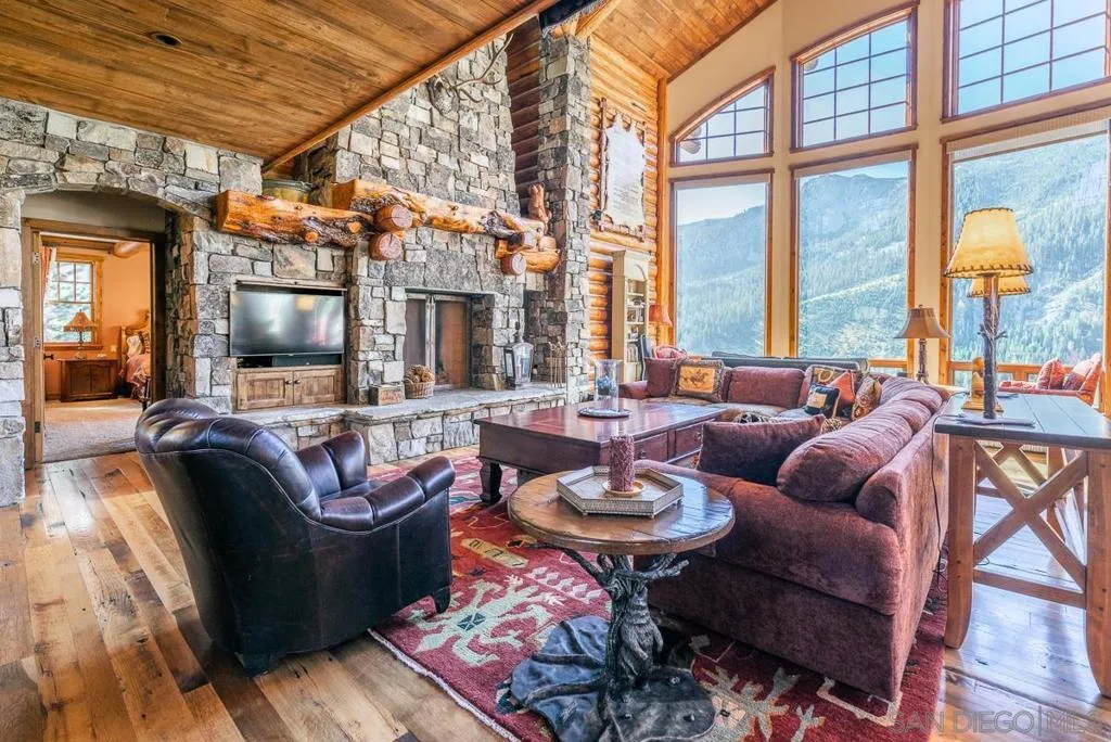 Mammoth Lakes, California 93546, United States, 5 Bedrooms Bedrooms, ,7 BathroomsBathrooms,Residential,Active,74642