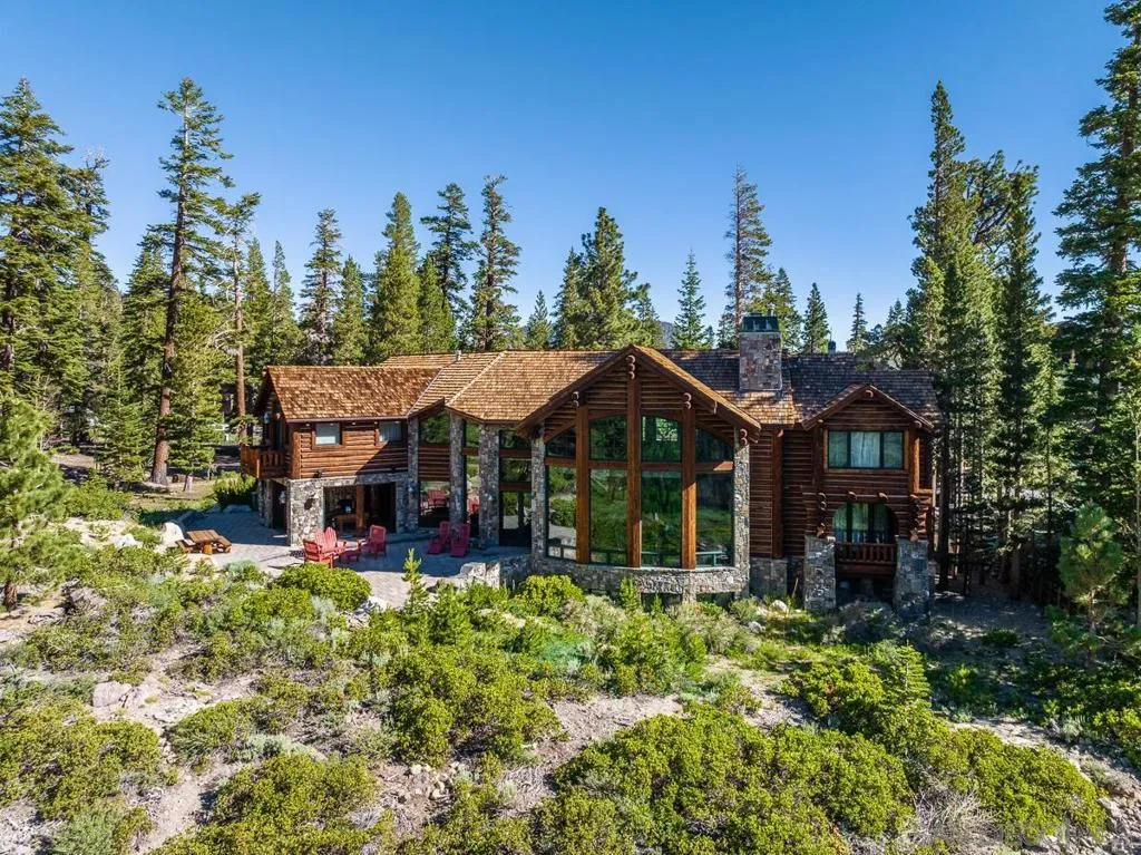 Mammoth Lakes, California 93546, United States, 5 Bedrooms Bedrooms, ,7 BathroomsBathrooms,Residential,Active,74642