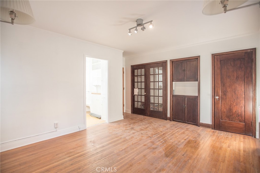 Charming Los Feliz studio space with all of the old Hollywood vibes. This apartment is located in a duplex that sits behind the property, creating a private oasis feel. The space has so much vintage charm with its original wood floors, penny tile in bathroom, original cabinets and the most adorable built in dining table. A mini split system has been installed so you can keep the space at your desired temperature.
Details:
One-year lease min
One full month's rent plus one month's rent deposit
All funds due upon lease signing
Owner pays water
1 parking space included
No Laundry on site