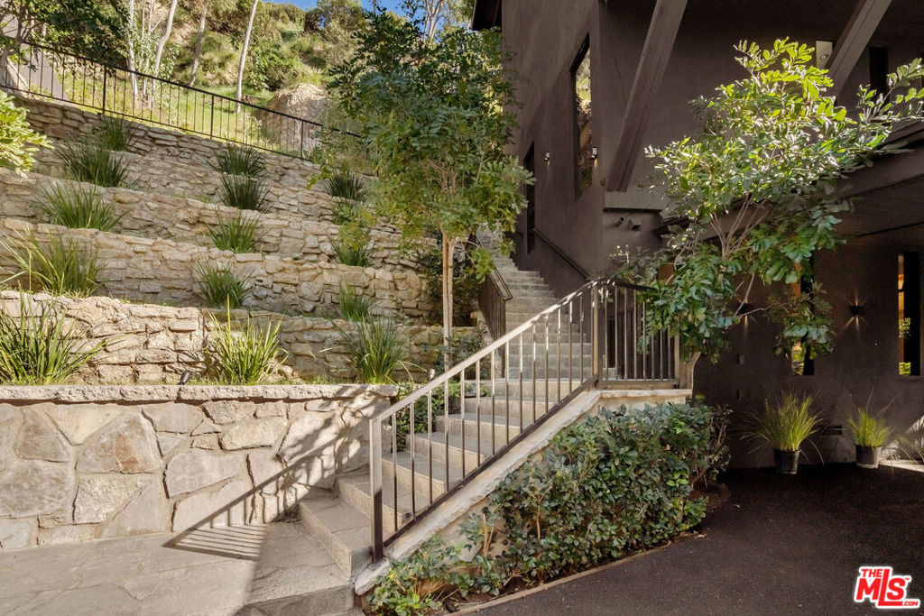 1782 Viewmont Drive