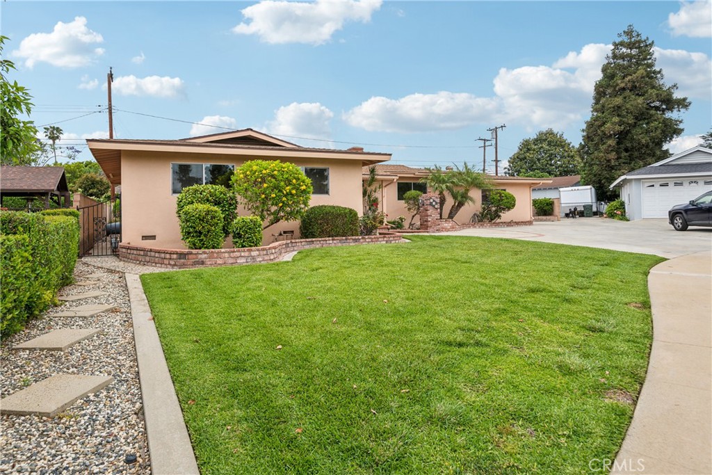719 W Adams Park Drive