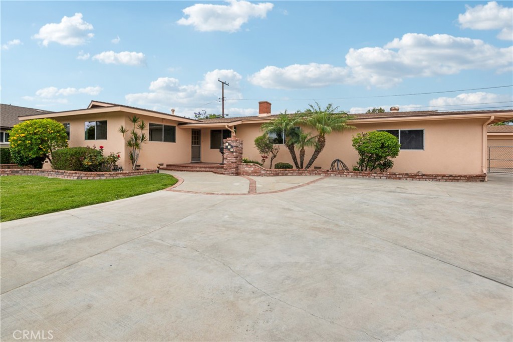 719 W Adams Park Drive