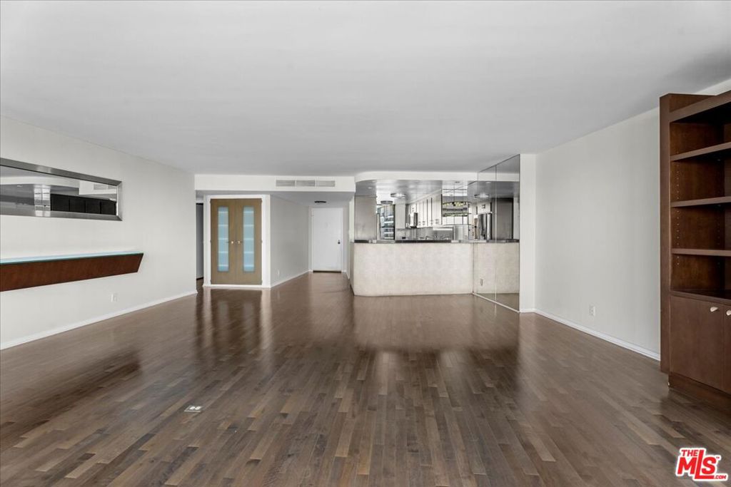 4267 Marina City Drive 900