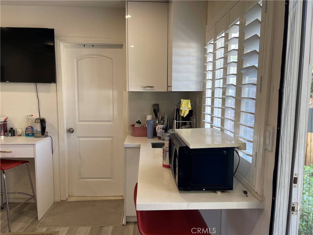 Properties 2 20619 Cohasset Street