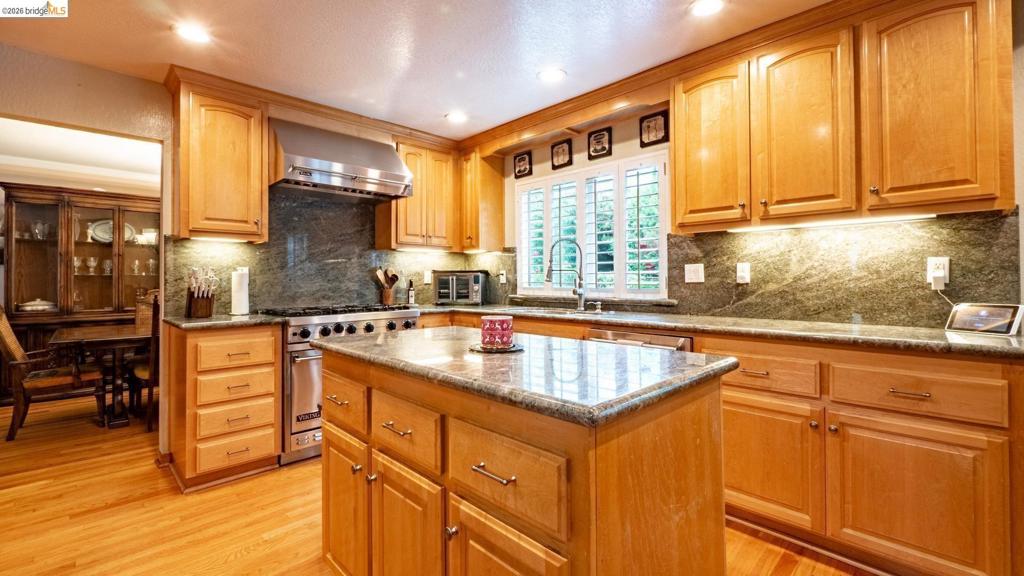 2214 Peyton CT