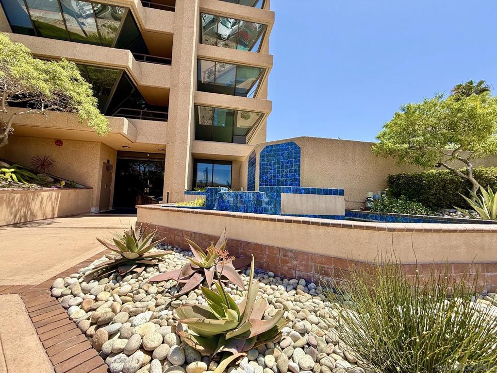 230 W Laurel St 204