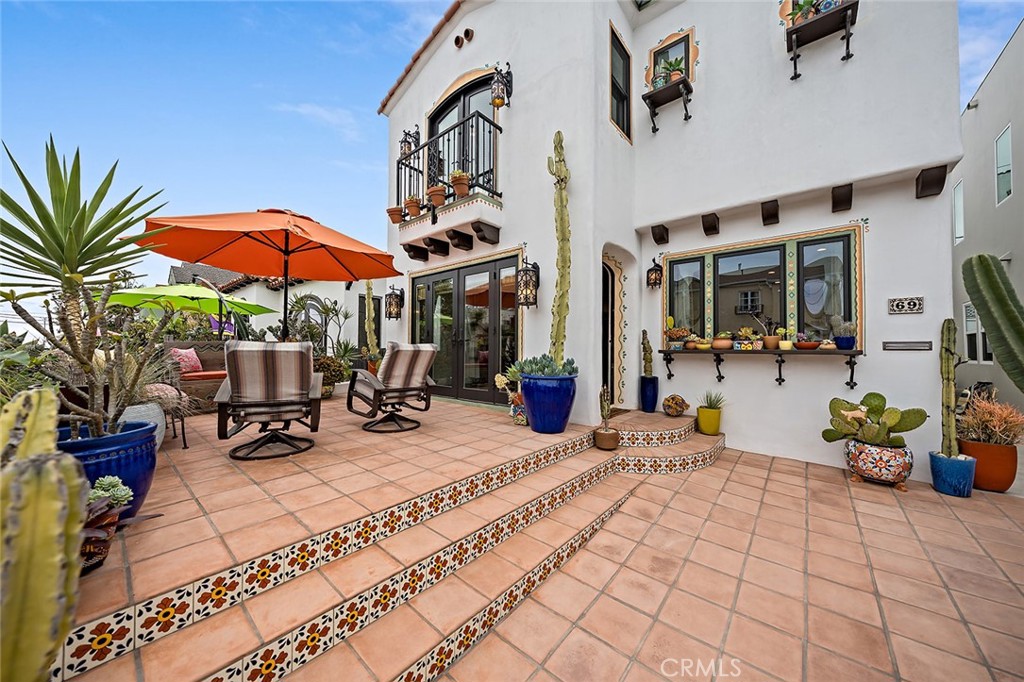 69 Santa Ana Avenue