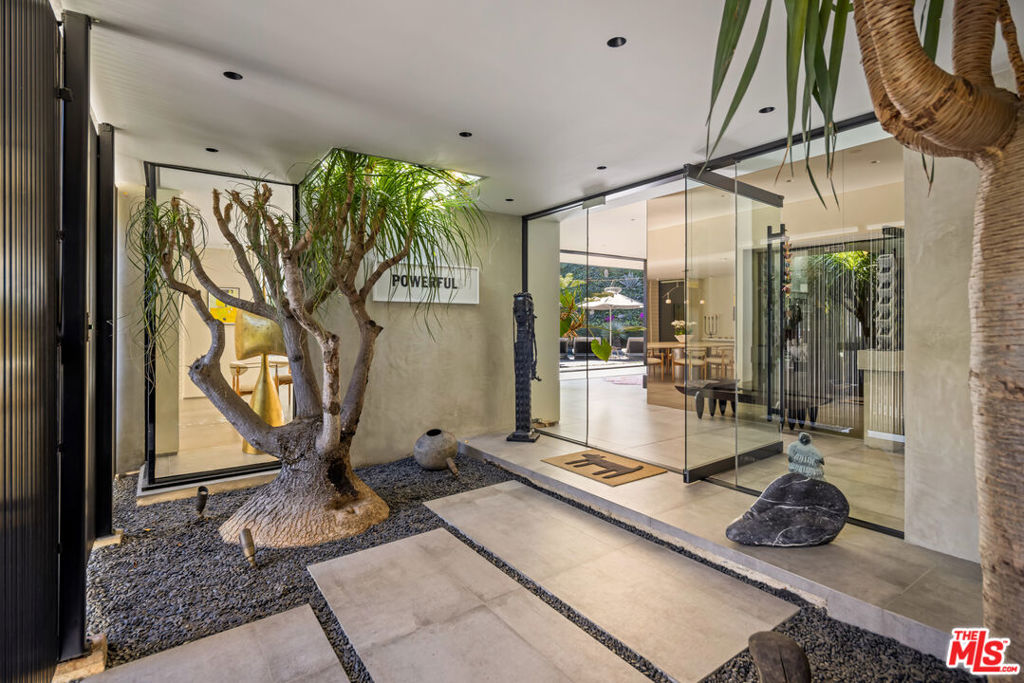 1087 Moraga Drive