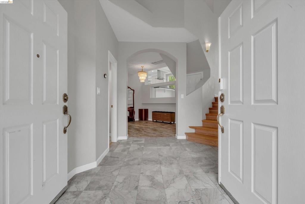 160 Palm Pl