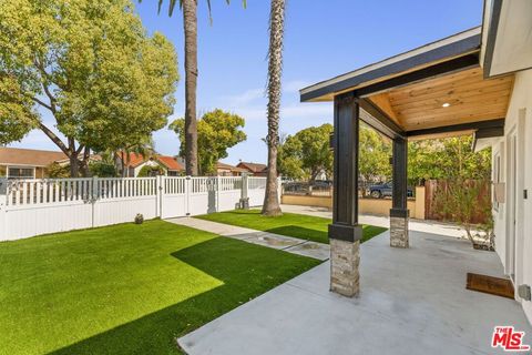 Photo of 914 Alpha Street, Inglewood, CA 90302 (MLS # 25587055)